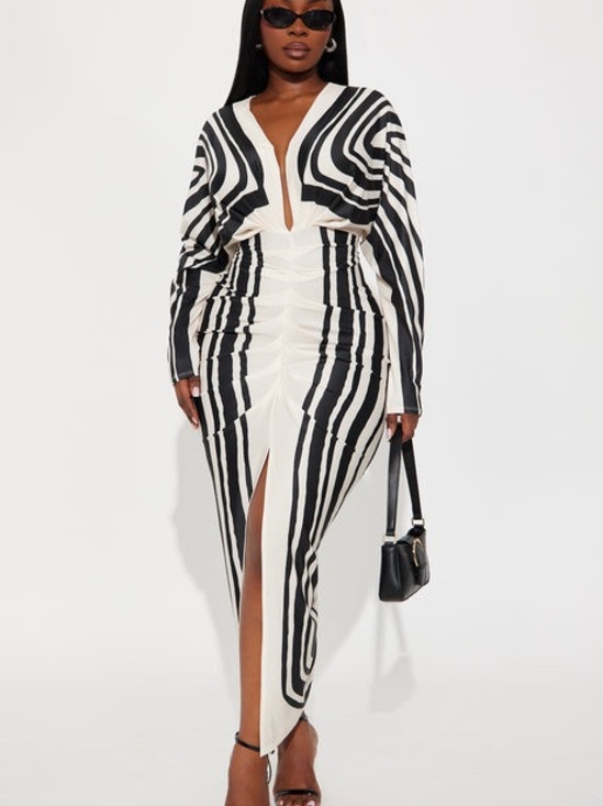 Fashion Nova Dresses & Skirts - Fashion Nova Black and White Long Sleeve Ruched Maxi Dress